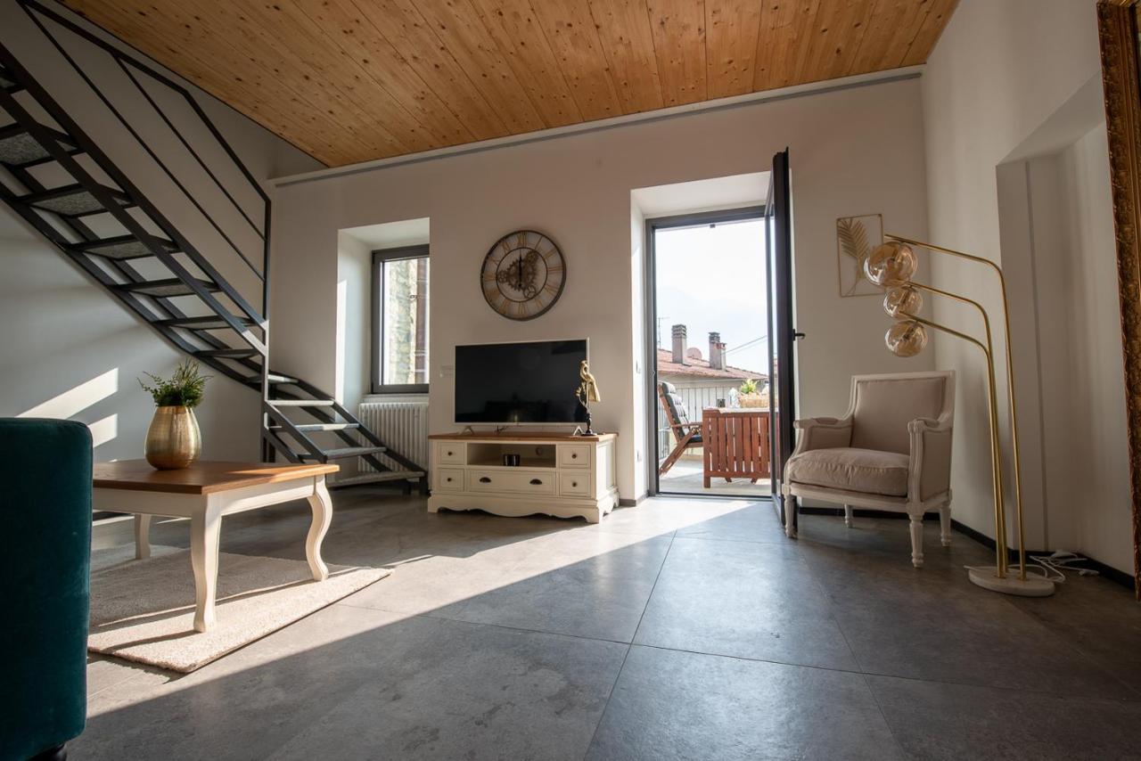 Lora Villa, With Lake View Оссуччо Экстерьер фото