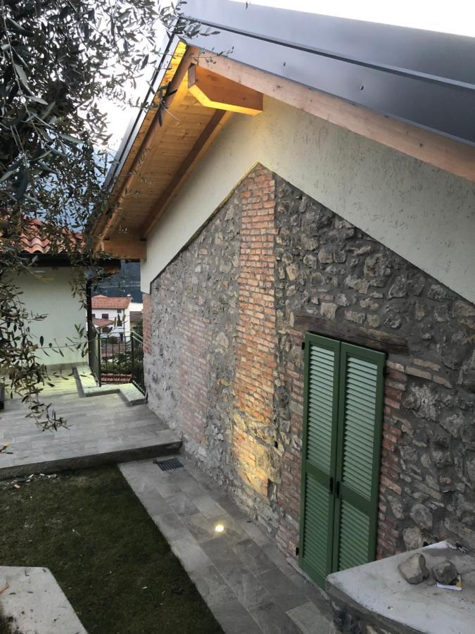Lora Villa, With Lake View Оссуччо Экстерьер фото