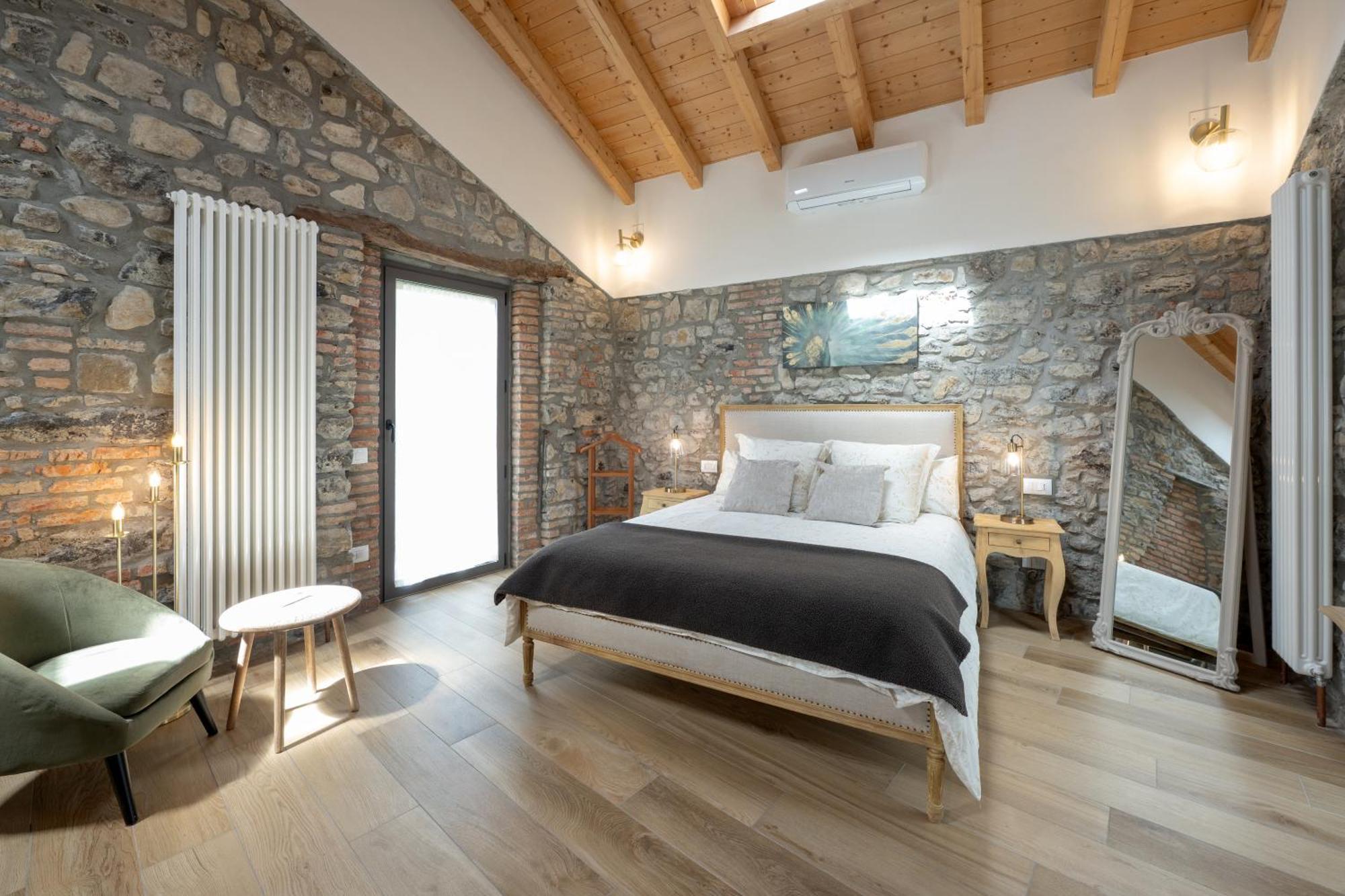 Lora Villa, With Lake View Оссуччо Экстерьер фото